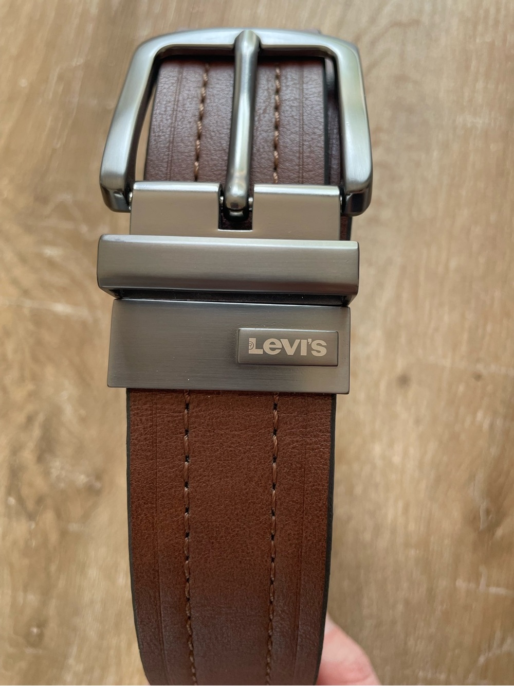 New Levi's reversible black or brown leather belt